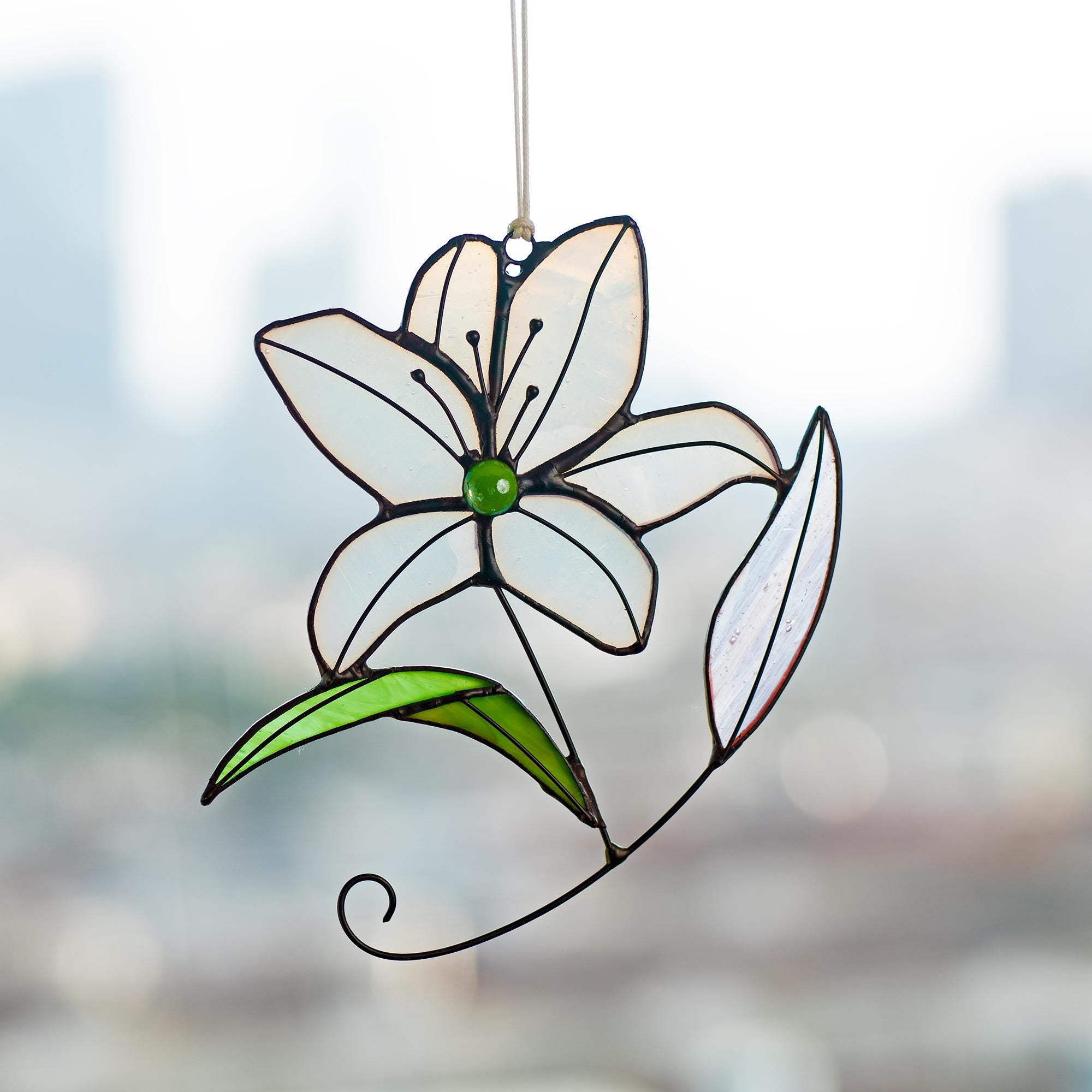 Women Birthday White Lily Flower Gift for Her, Floral Gift Stained Glass Window Hangings Suncatcher Anniversary Love Gifts for Mom Grandma
