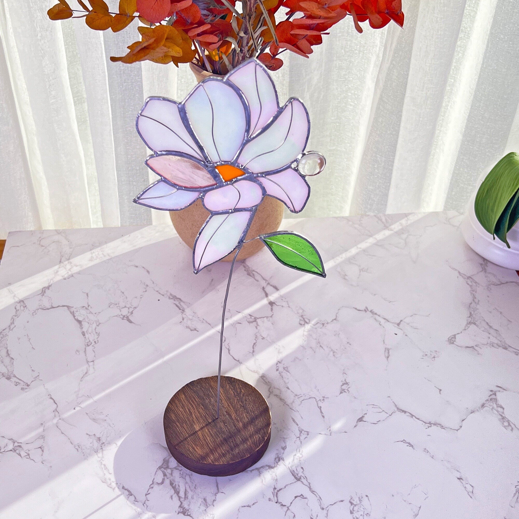 Magnolia Bouquet Flower Stained Glass Stake Iridescent Flower Suncatcher Bouquet Standing Table Decor Flower Suncatcher Mothers Day gift
