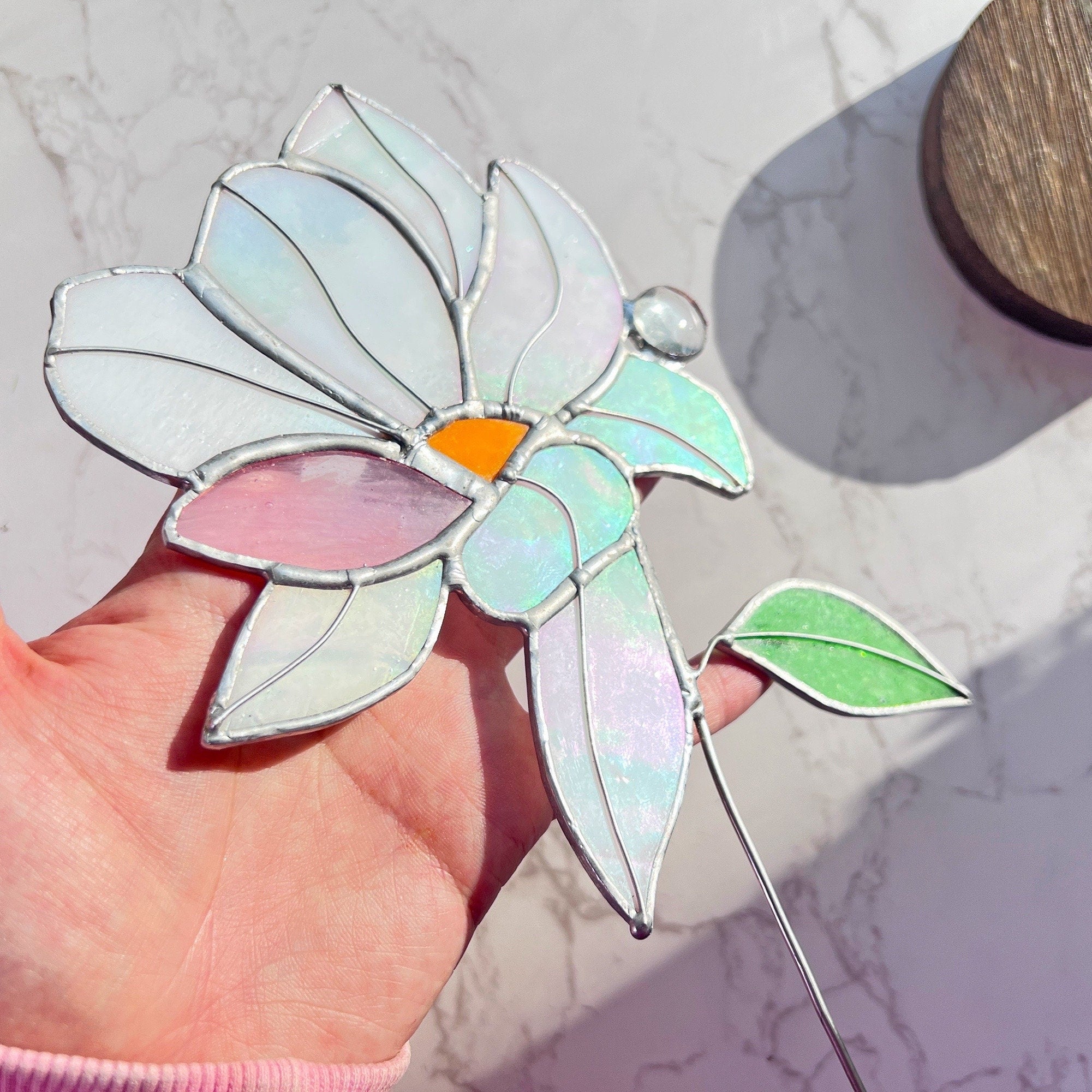 Magnolia Bouquet Flower Stained Glass Stake Iridescent Flower Suncatcher Bouquet Standing Table Decor Flower Suncatcher Mothers Day gift