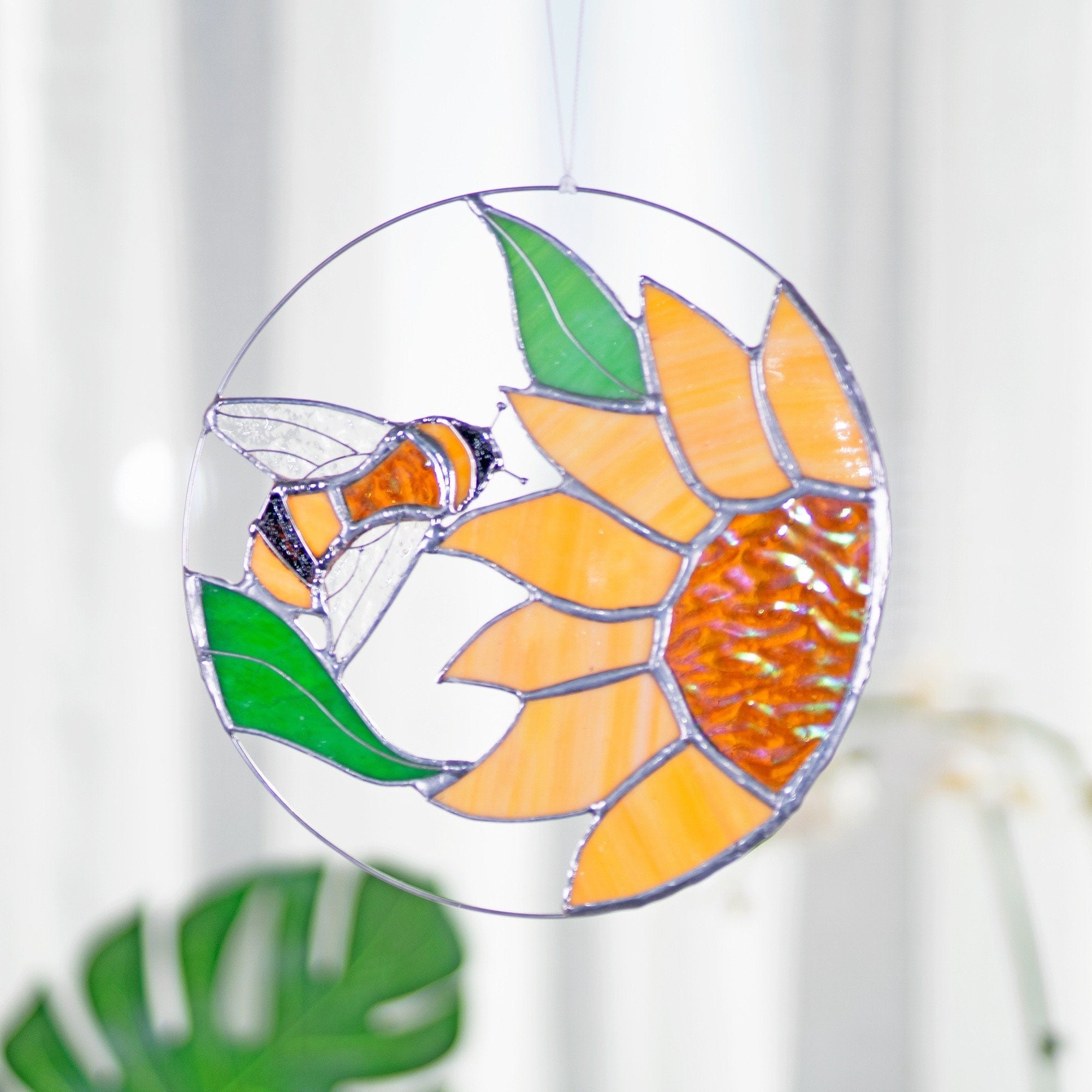 Sunflower Flower Suncatcher Bee Flower Stained glass Sun catcher Bee Pendant Garden Window Hangings Wall Decor Mothers gift Sunflower gift