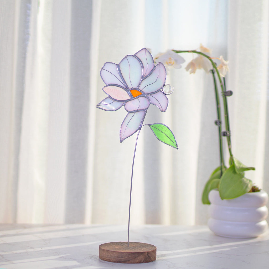 Magnolia Bouquet Flower Stained Glass Stake Iridescent Flower Suncatcher Bouquet Standing Table Decor Flower Suncatcher Mothers Day gift