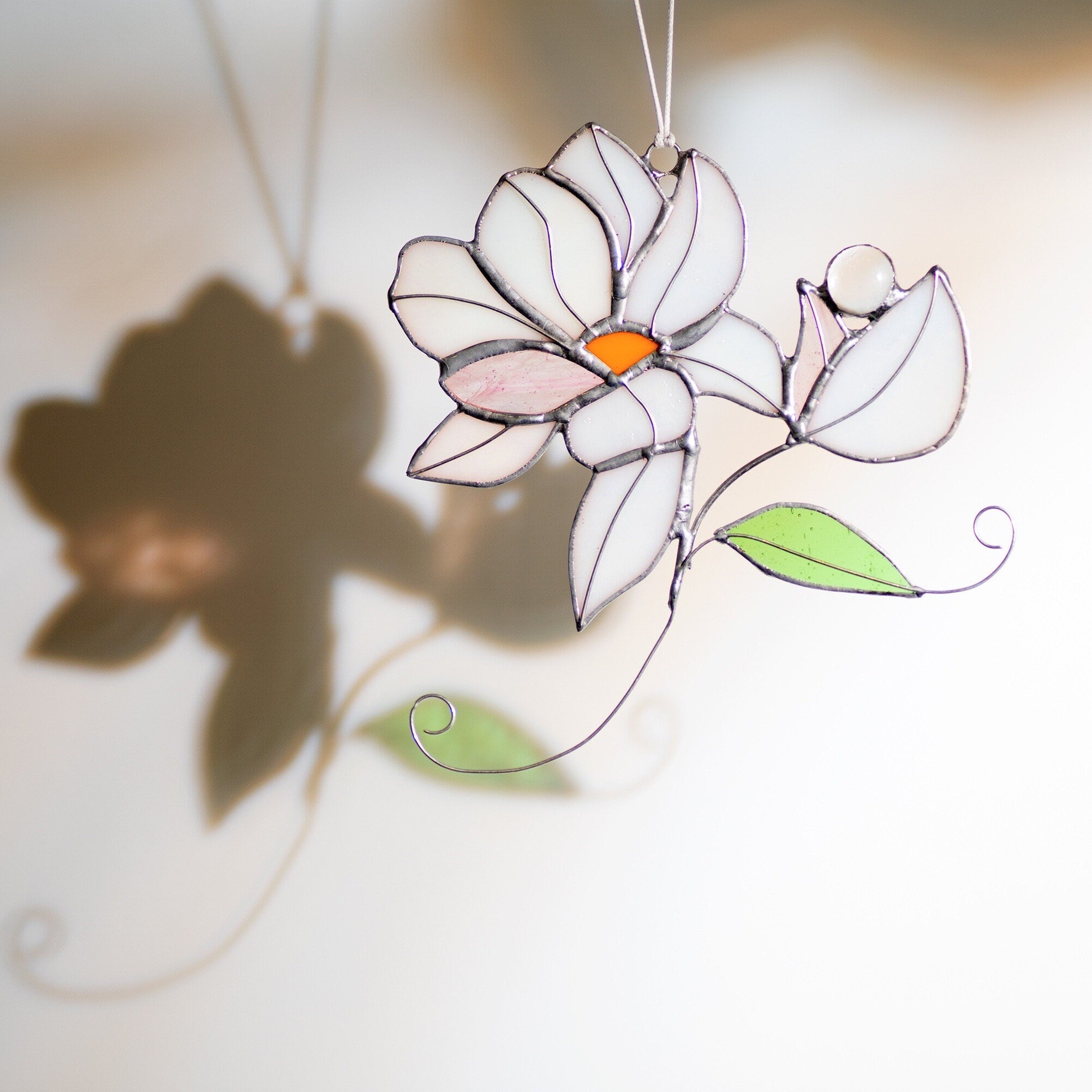 Magnolia Bouquet Flower Stained Glass Flower Iridescent Suncatcher Bouquet  Window Hangings Glass art Flower Suncatcher Mothers Day gift